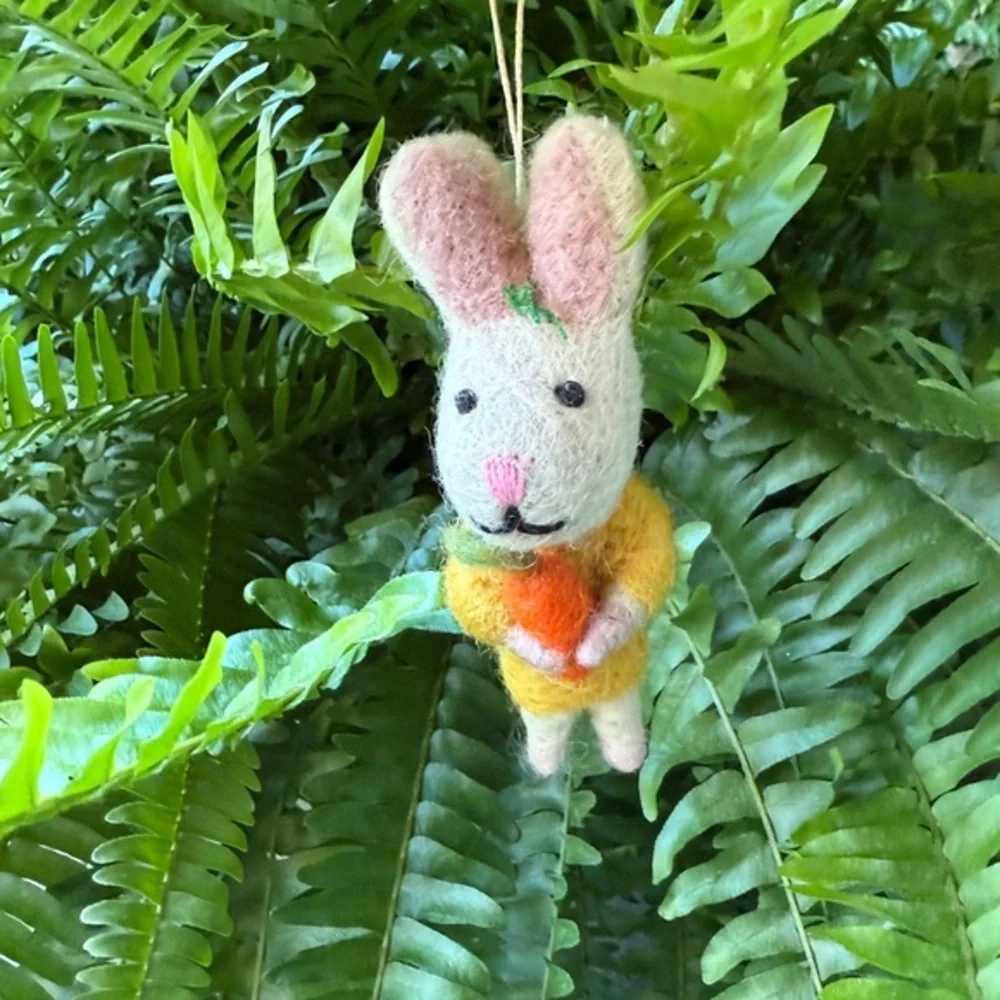 New🌟Anthropologie-Felt Springtime Bunnies